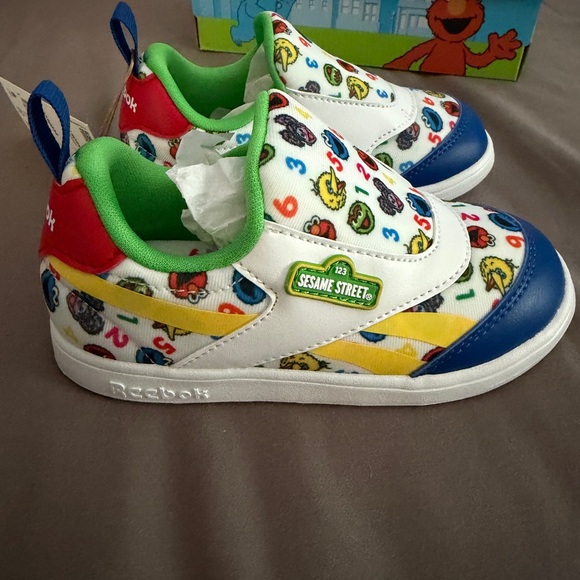 BNWT Reebok Sesame Street Kids Slip-On Sneakers - Picture 2 of 6